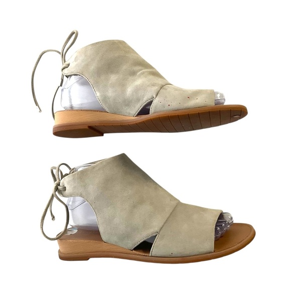 Kenneth Cole New York Tan Sandals with Modern Cut-Out Design - Picture 4 of 10